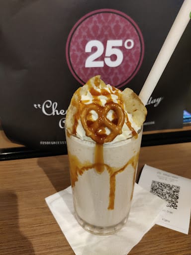 25 Degrees Burger  Wine & Liquor Bar