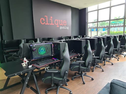Clique Gaming Safra Jurong Cyber Cafe (LAN Shop)