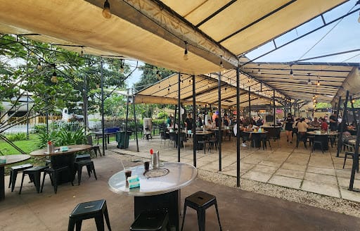 The Three Peacocks @ Labrador Park