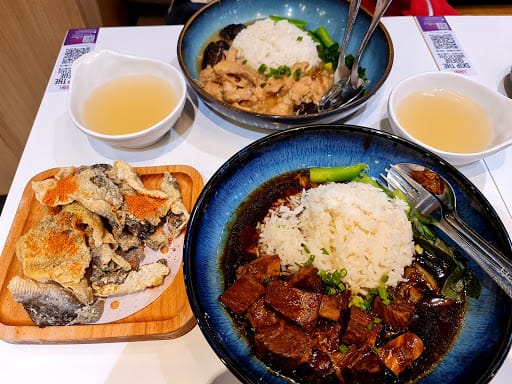 Tip Top Curry Puff @ Compass One