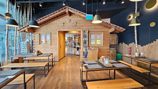 HANS IM GLÜCK German Burgergrill | VIVOCITY