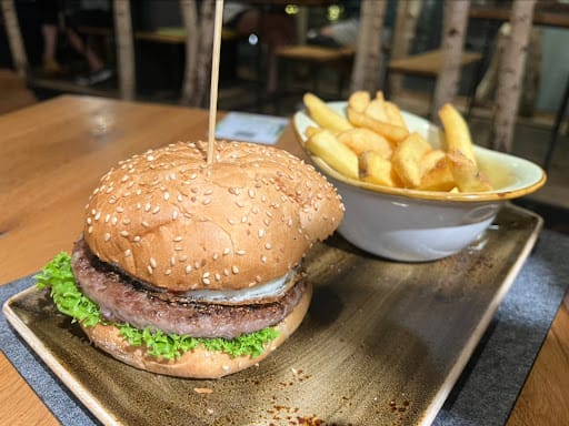 HANS IM GLÜCK German Burgergrill | VIVOCITY