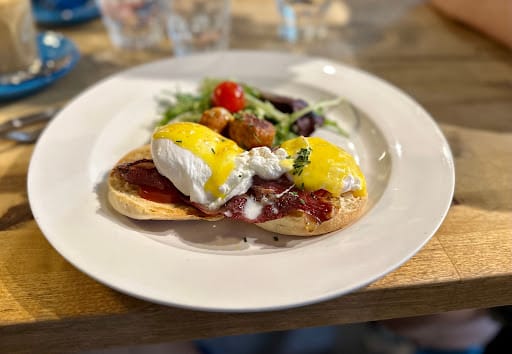 Jimmy Monkey Cafe & Bar