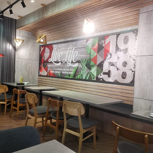 Pizza Hut Waterway Point