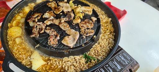 Thai Thai Mookata