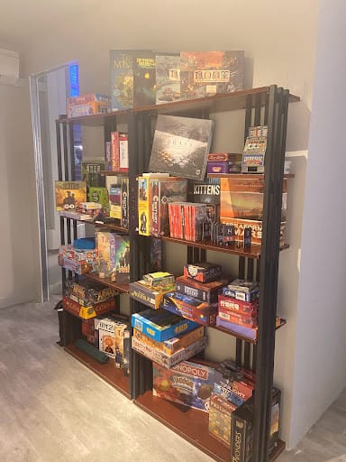 ME Cafe & Games