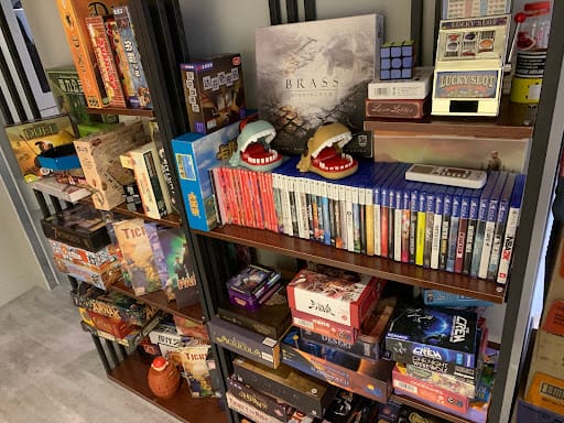 ME Cafe & Games