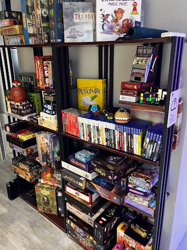 ME Cafe & Games