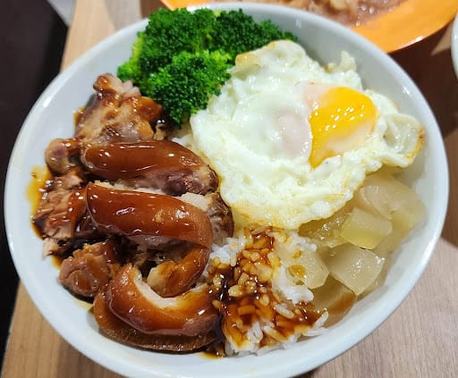 Old World Bakuteh & Fried Porridge
