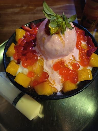 Oriental ice bistro