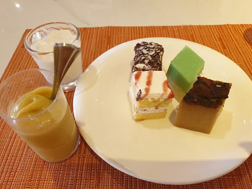 Nyonyas & Gentlemen Restaurant