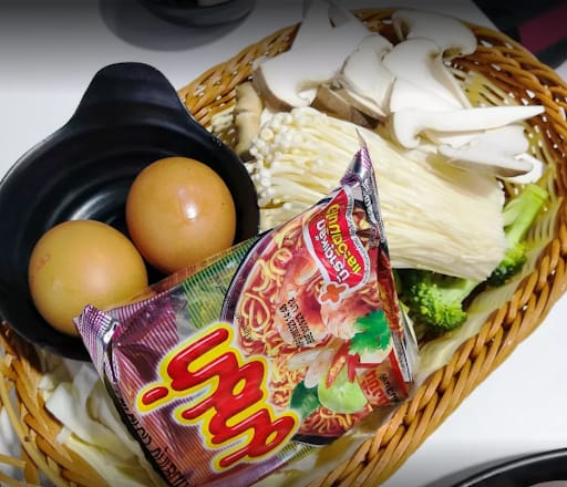 Super Thai Mookata