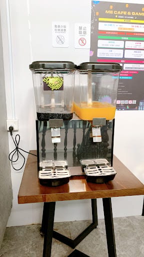 ME Cafe & Games