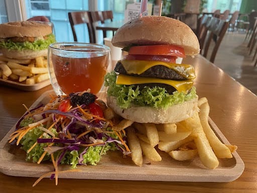 nomVnom Bistro