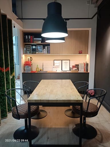 Om Decor Pte Ltd