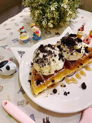 Meomi Cat Cafe