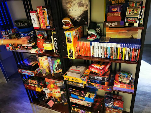 ME Cafe & Games