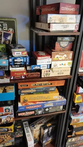 ME Cafe & Games