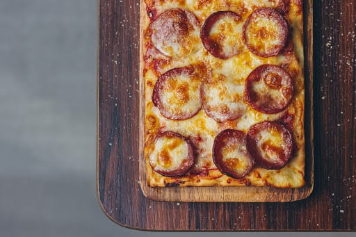 GOURMET PIZZA TO GO!