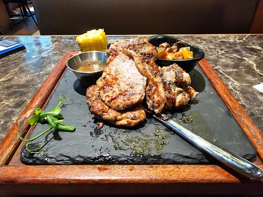 COLLIN'S (Westgate)