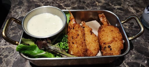 COLLIN'S (Westgate)
