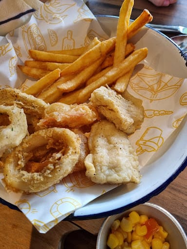 Fish & Co. (Waterway Point)